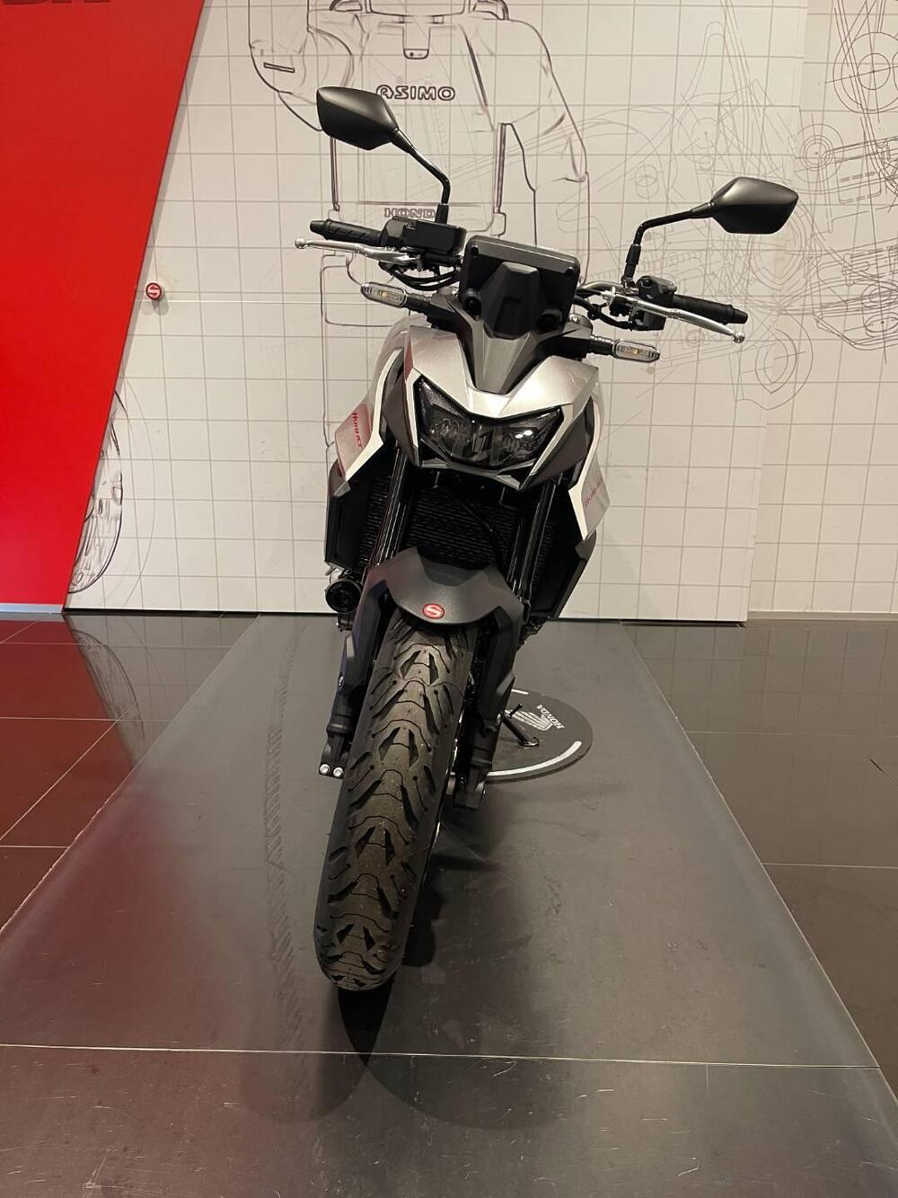 Honda CB 750 Hornet (2025) (4)