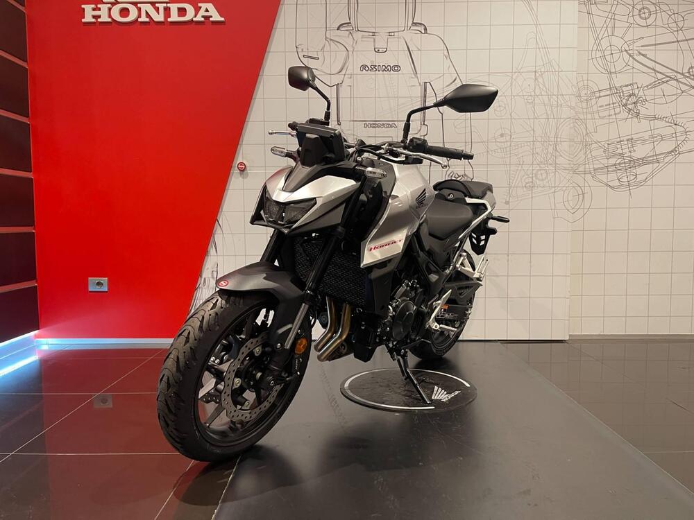 Honda CB 750 Hornet (2025) (5)