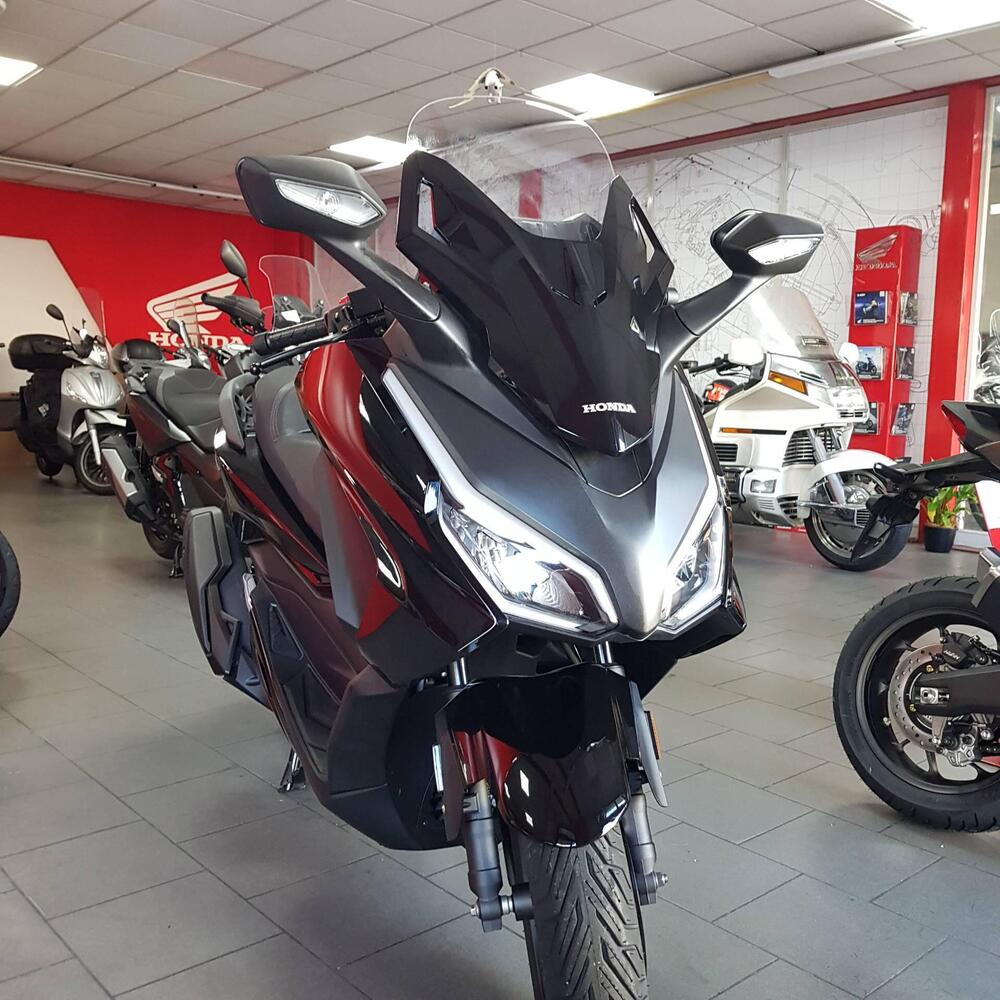 Honda Forza 350 (2025)