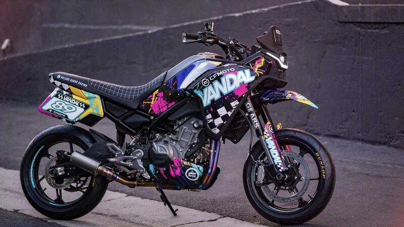 Supermoto su base CFMoto 450MT: Roland Sands Design la battezza &ldquo;Vandal&rdquo;