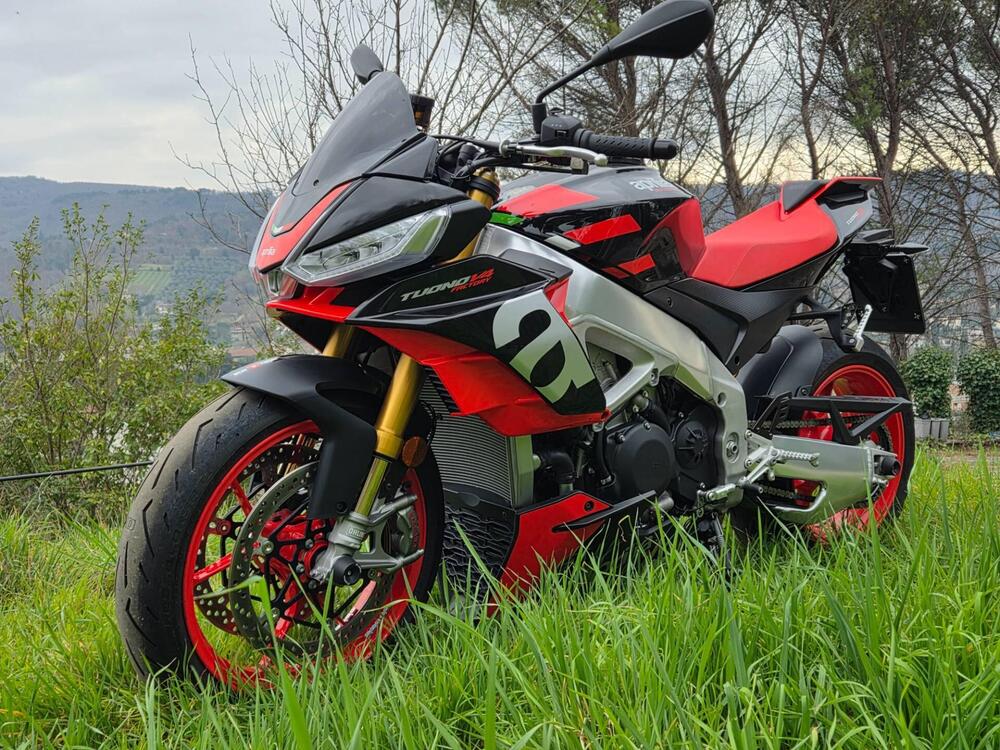 Aprilia Tuono V4 Factory (2021 - 24) (3)