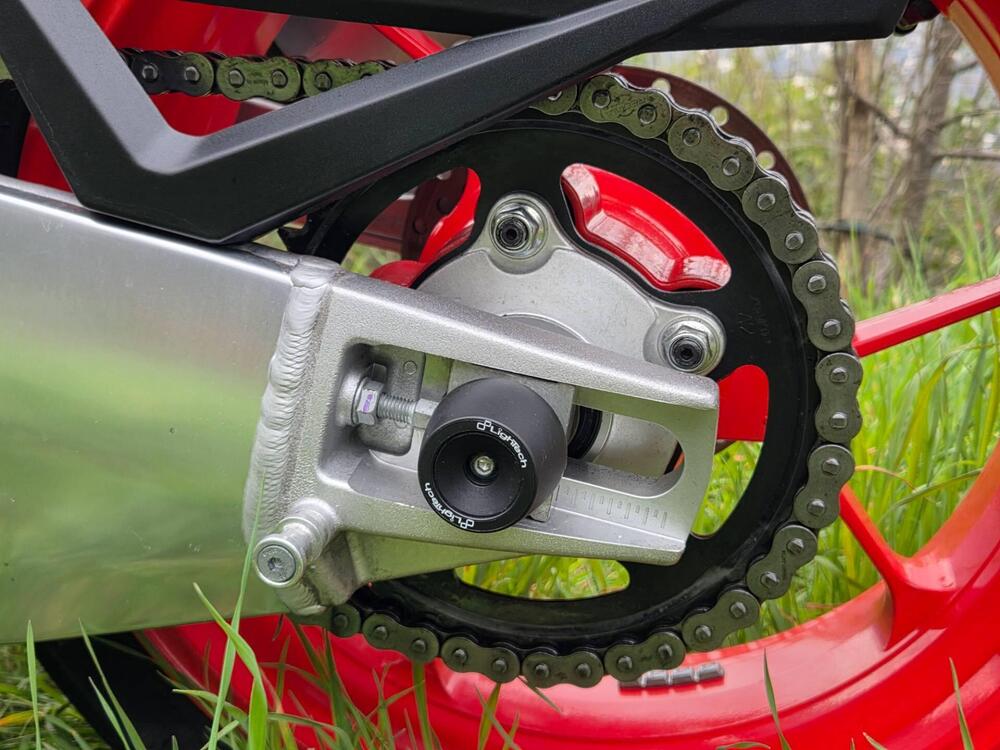 Aprilia Tuono V4 Factory (2021 - 24) (7)