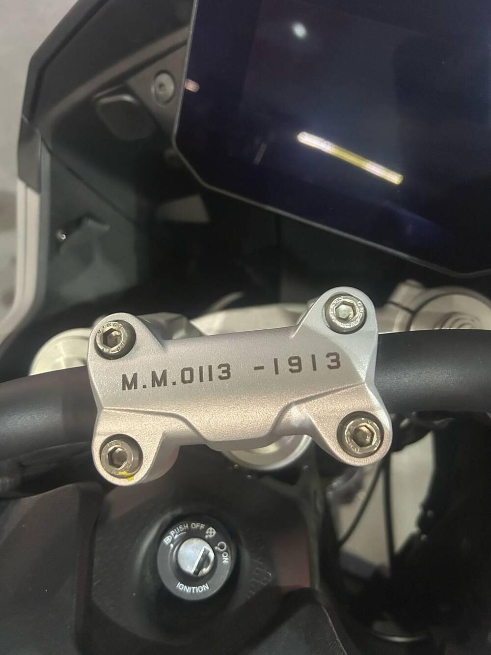 Moto Guzzi V100 Mandello Aviazione Navale (2023 - 24) (3)