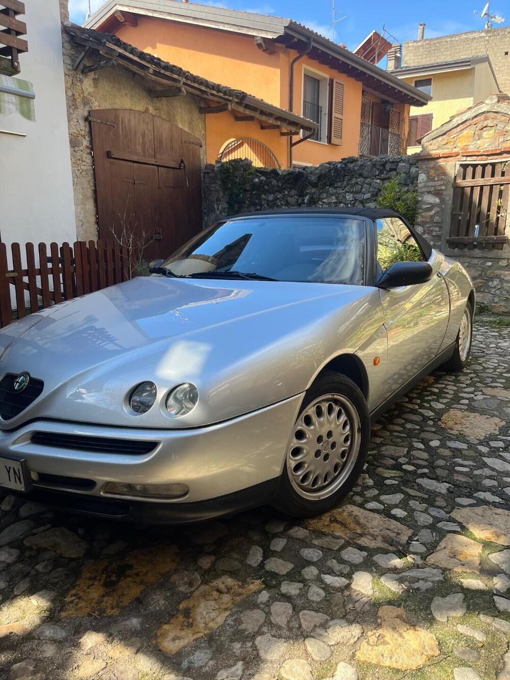 Alfa Romeo Spider d'epoca a Brescia