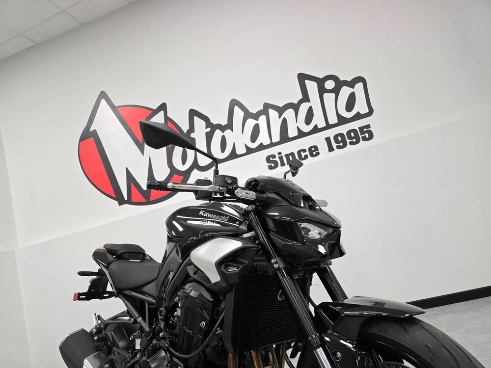 Kawasaki Z 900 (2025 - 26) (2)