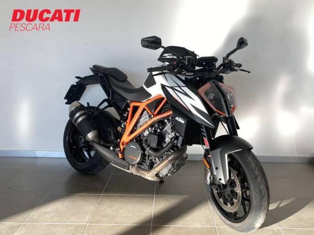 KTM 1290 Super Duke R (2020) (2)