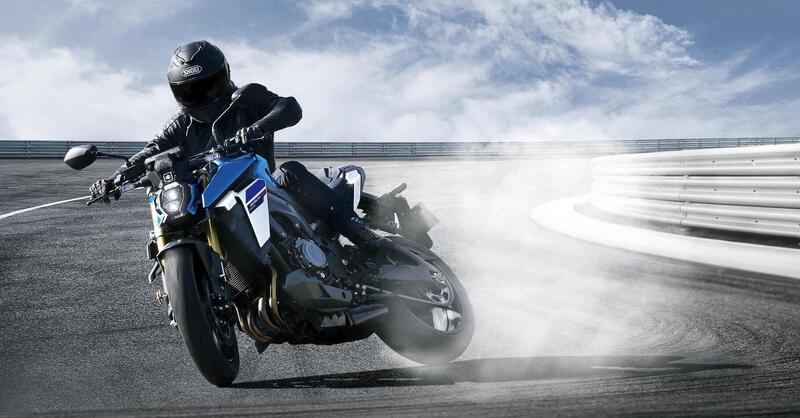 Suzuki annuncia la nuova GSX-S1000 EVO, rinnovata nel look ed ora con l&#039;Akrapovic di serie