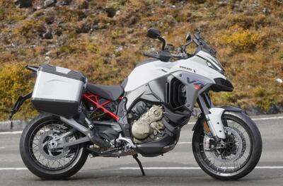 Ducati Multistrada V4 S (2025) nuova