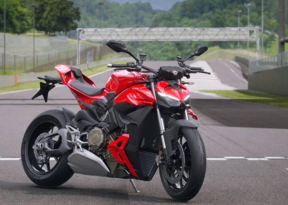 Ducati Streetfighter V4 (2025)