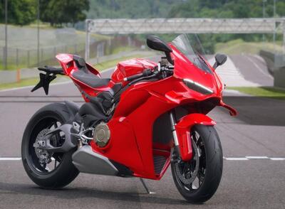 Ducati Panigale V4 (2025) nuova