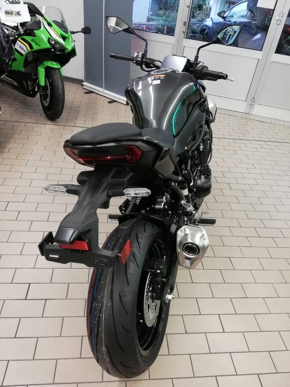 Kawasaki Z 900 (2025 - 26) (6)