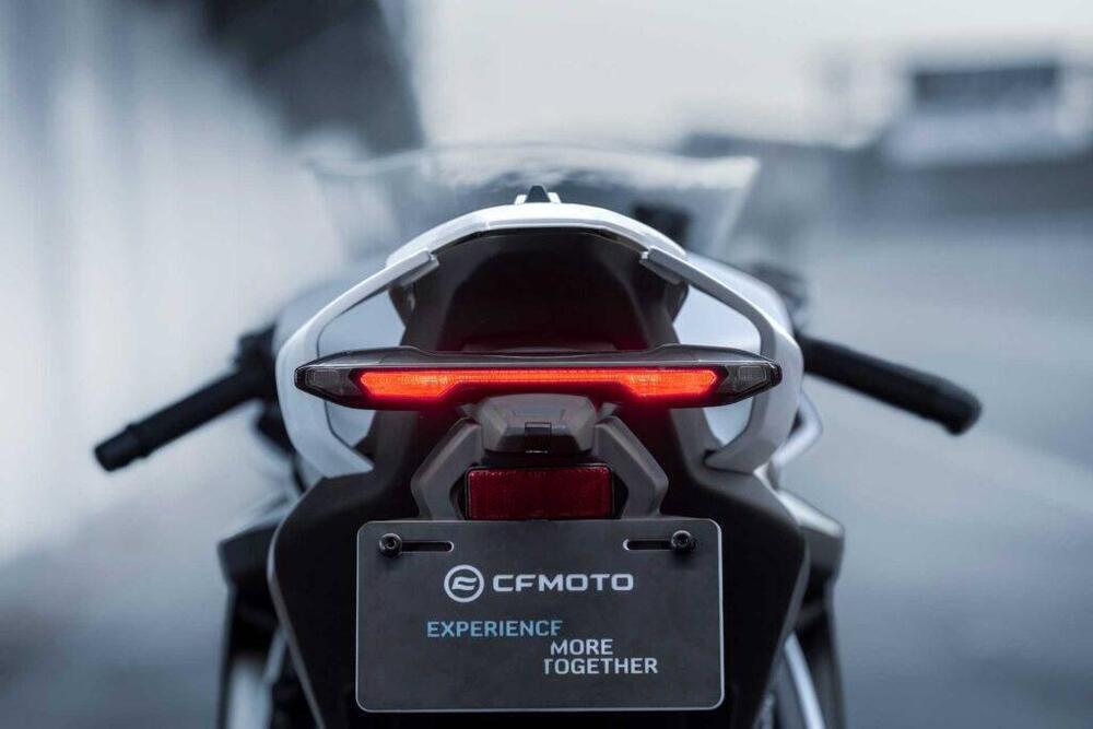 CFMOTO 675SR-R (2025) (5)