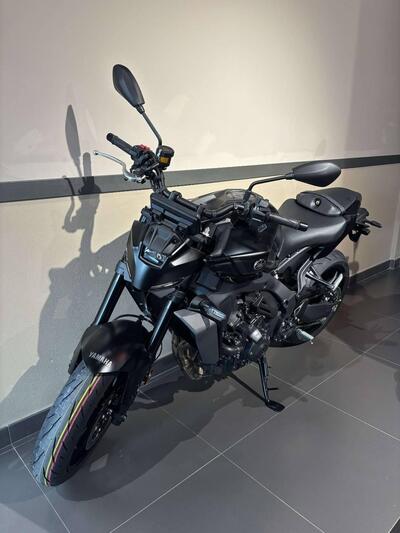 Yamaha MT-09 Y-AMT (2024 - 25) nuova