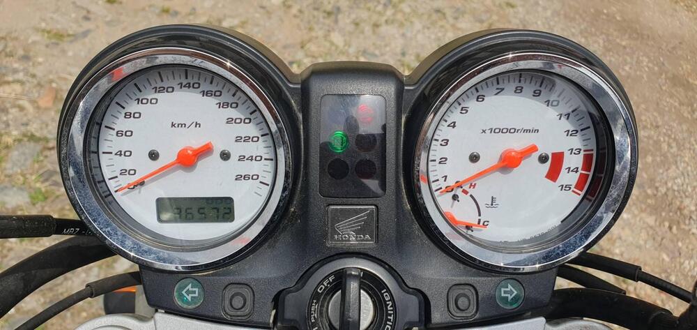 Honda Hornet 600 (2003 - 04) (3)