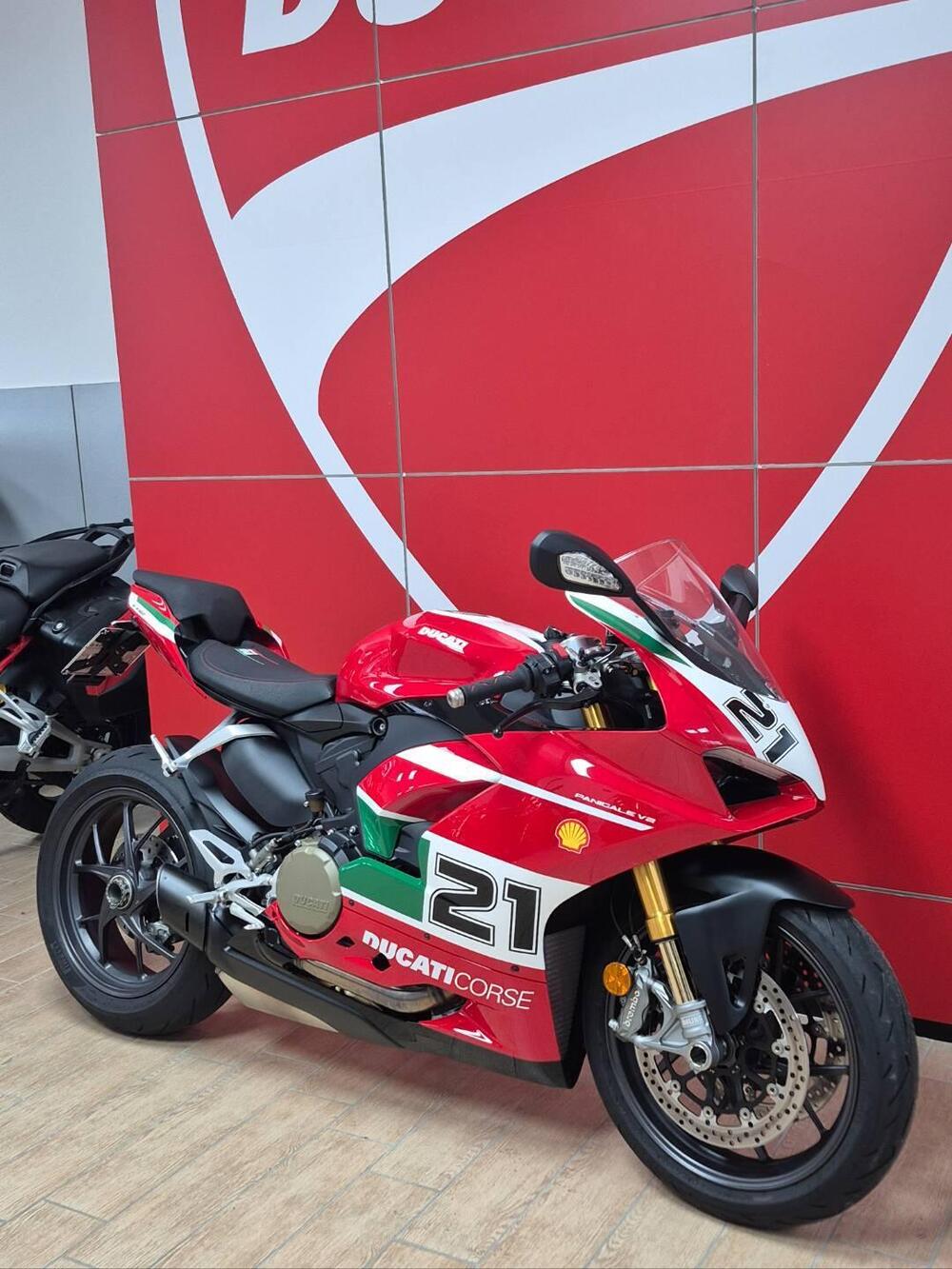 Ducati Panigale V2 Bayliss 1st Championship 20th Anniversary (2021 - 24) (2)