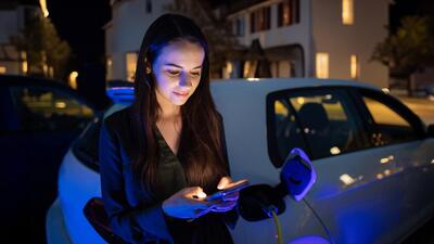 Ricarica auto elettrica nella app di E.ON, parte l'offerta