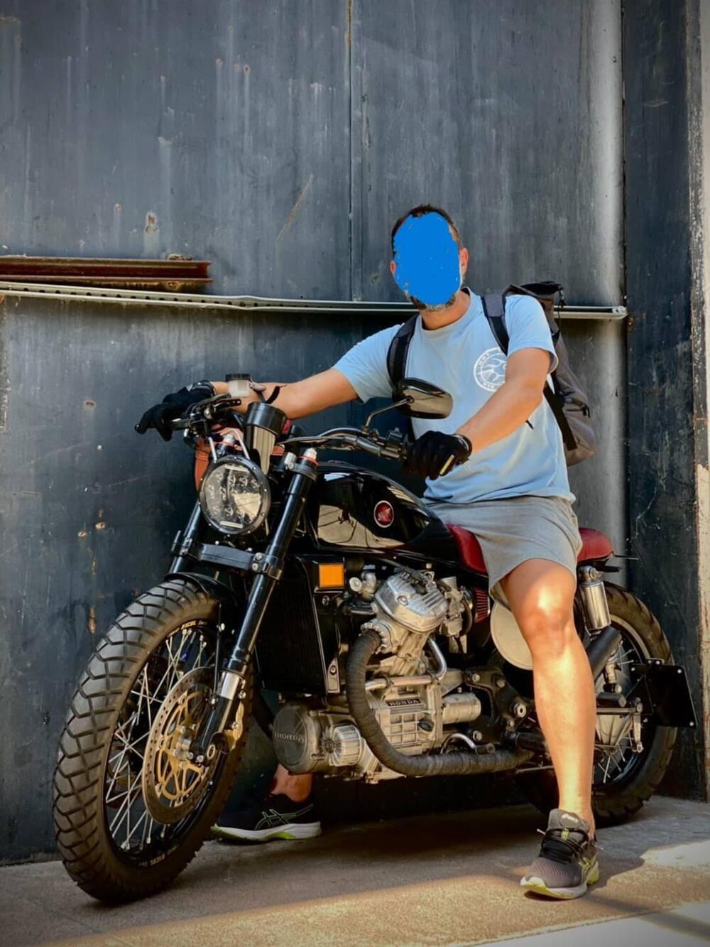 Honda cx 500 d'epoca a Milano