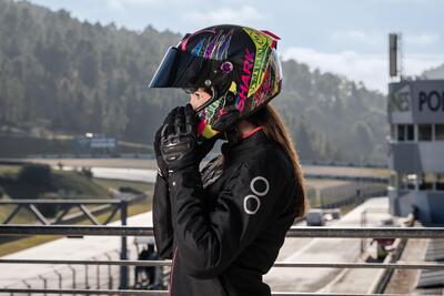 Shark Helmets presenta l'integrale Aeron