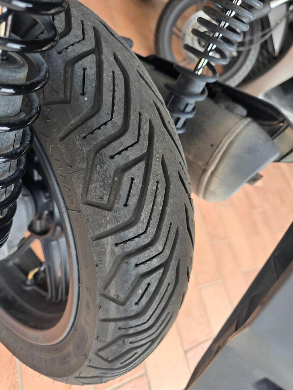 Honda Forza 350 Deluxe (2022 - 24) (11)