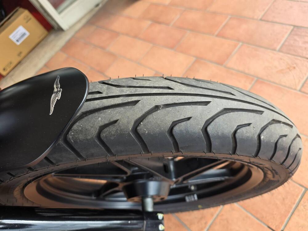 Moto Guzzi V7 Stone (2021 - 24) (11)