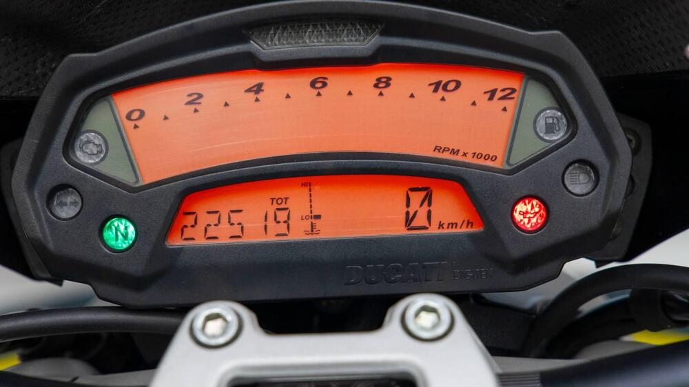 Ducati Monster 696 Plus (2007 - 14) (18)