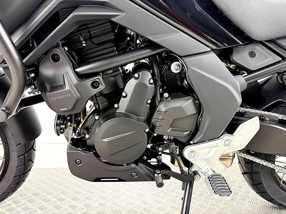CFMOTO 700MT Adventure (2025) (14)