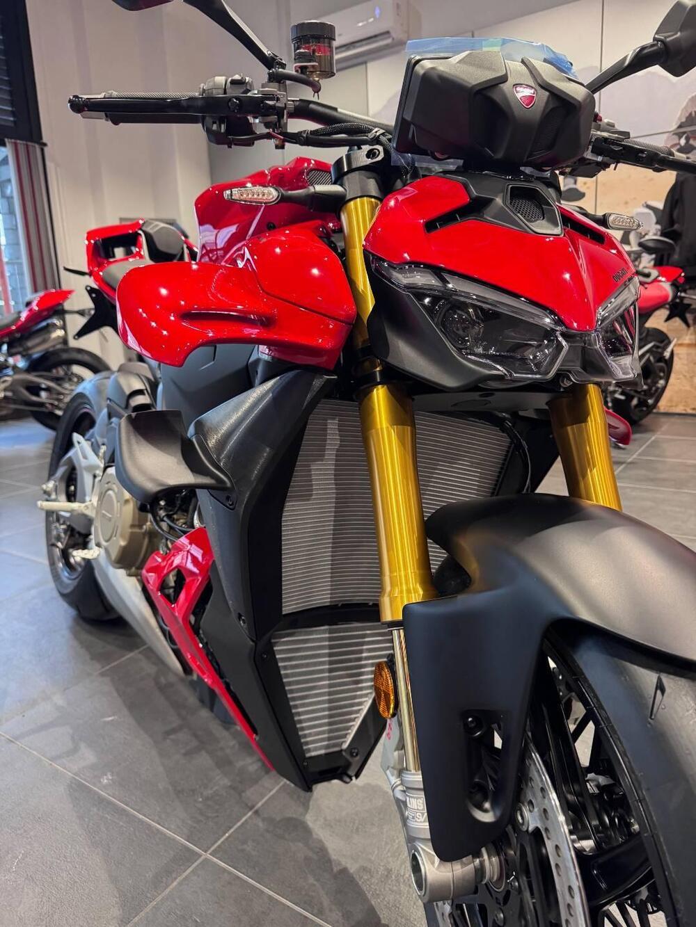 Ducati Streetfighter V4 S (2025) (4)