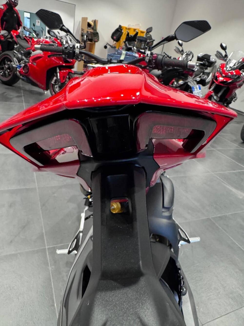 Ducati Streetfighter V4 S (2025) (8)