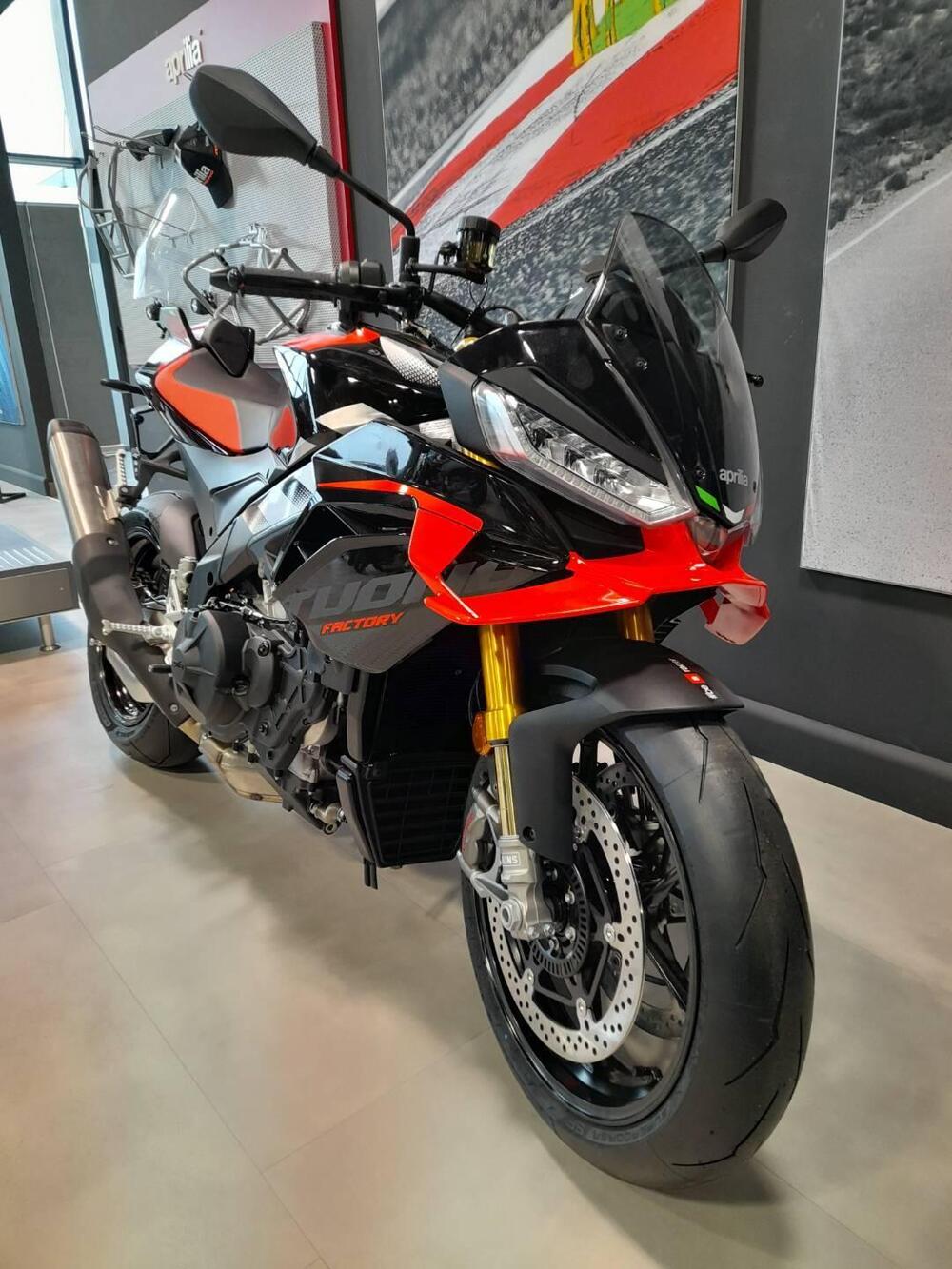 Aprilia Tuono V4 Factory (2025) (3)
