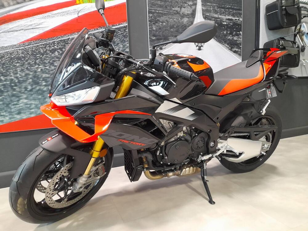 Aprilia Tuono V4 Factory (2025) (6)