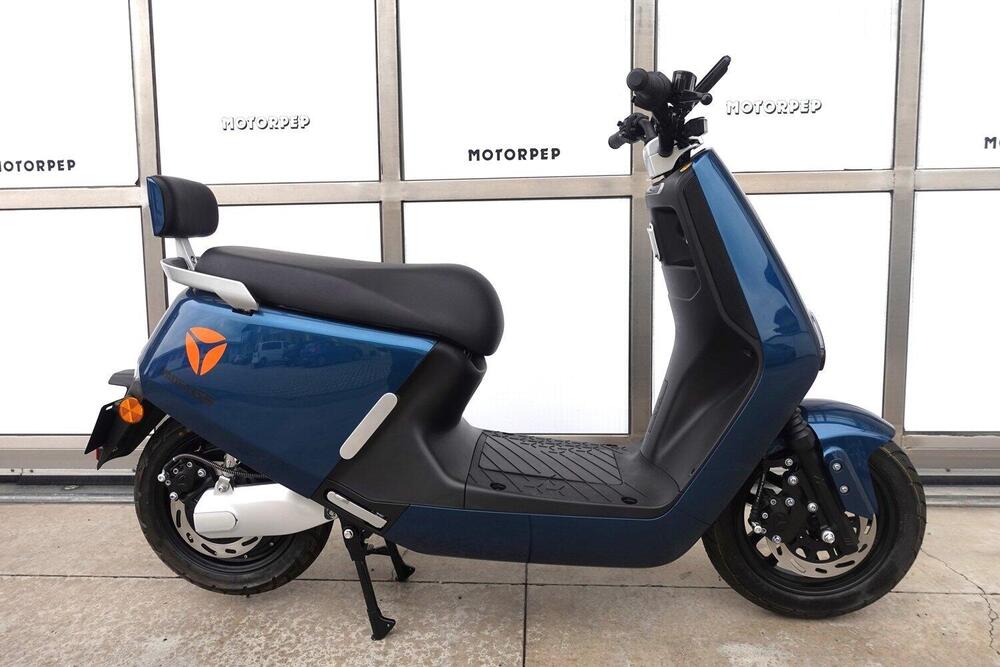 Yadea G5 (2022 - 25) (2)