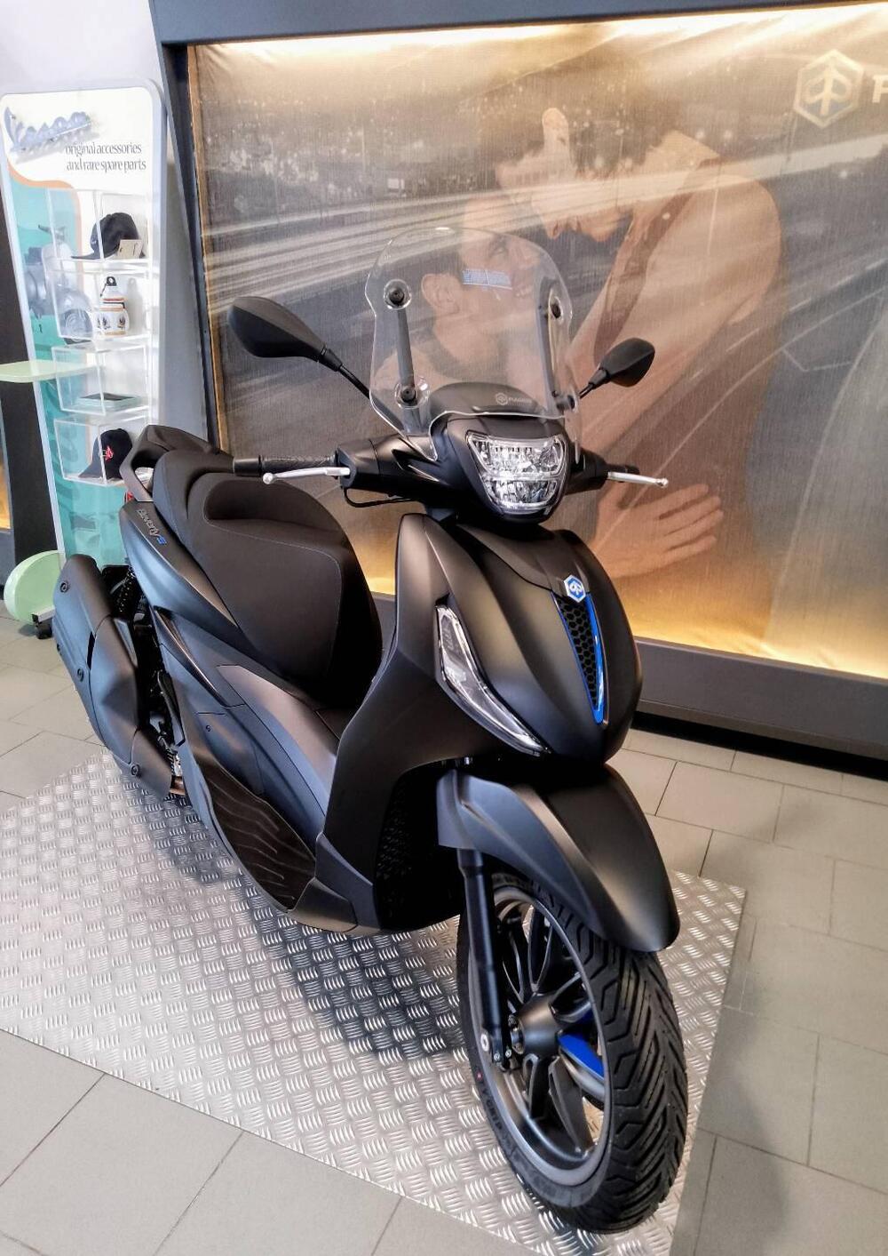 Piaggio Beverly 400 S (2025) (2)