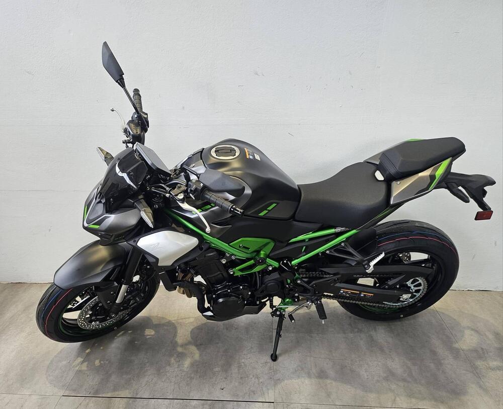 Kawasaki Z 900 (2025 - 26) (2)