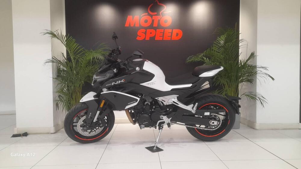 CFMOTO 800NK Advanced (2023 - 25) (3)