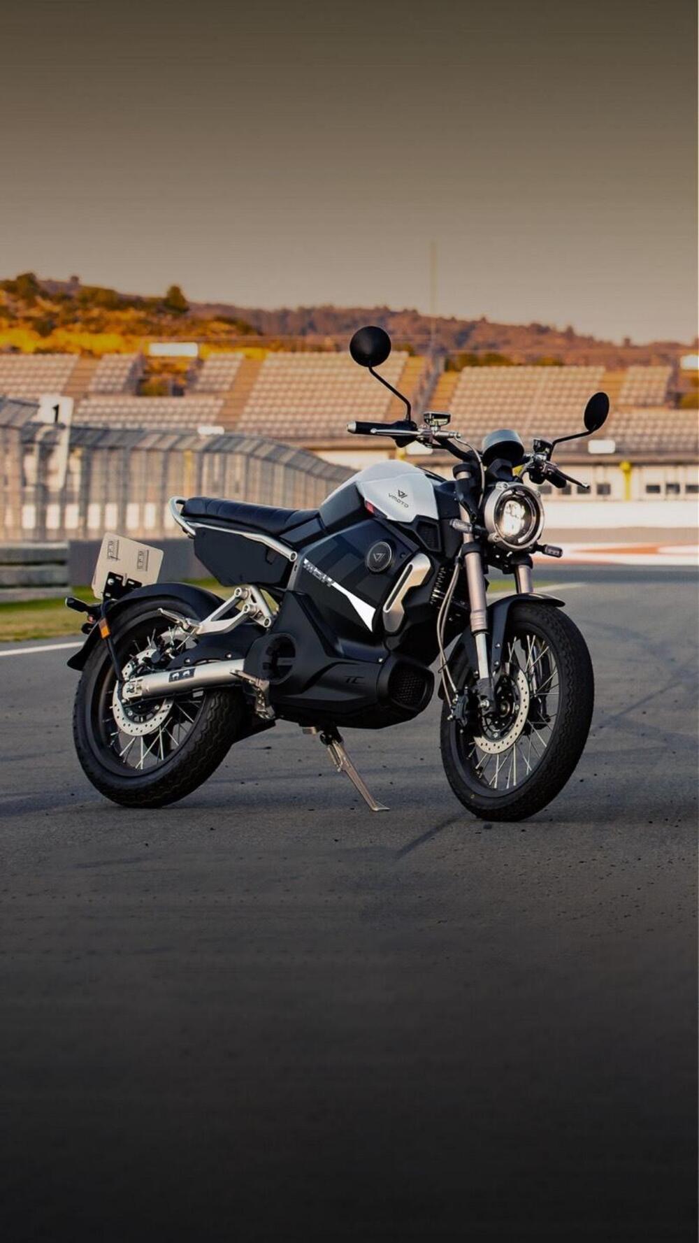 VMoto TC-Max Black Edition (2024 - 25) (8)