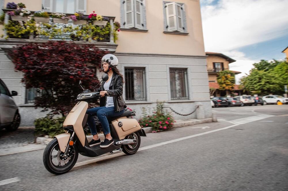 VMoto CUx Pro (2024 - 25) (3)