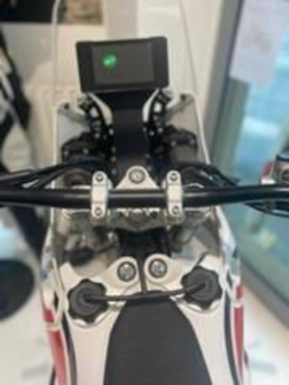 Kove 450 Rally Lucky Explorer Replica (2025) (5)