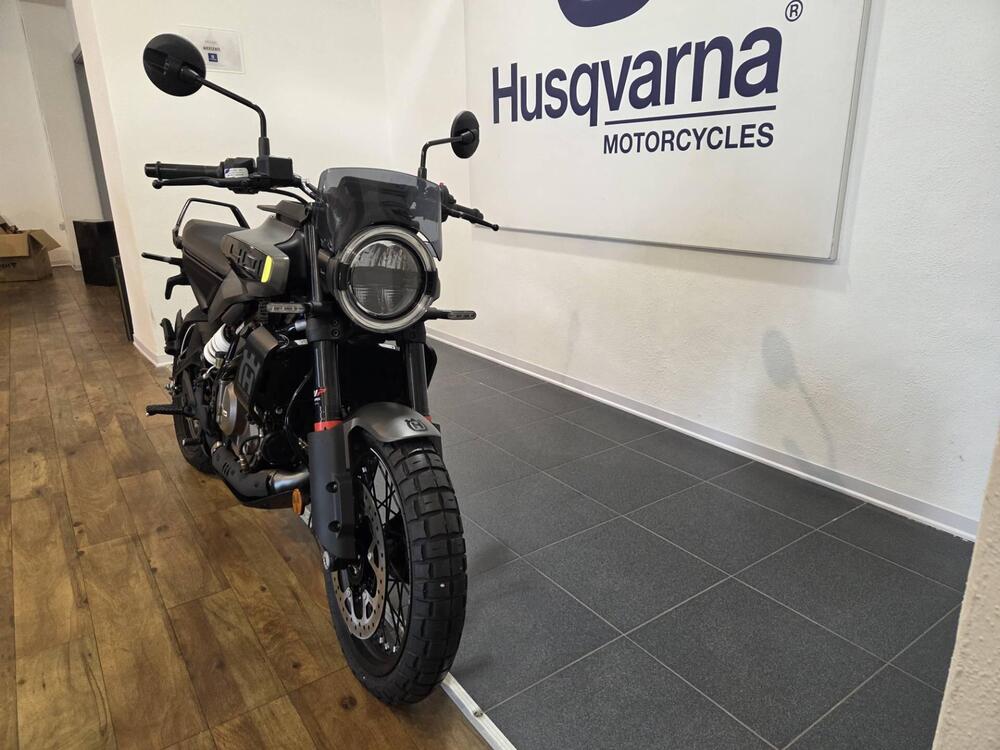 Husqvarna Svartpilen 401 (2024 - 25) (7)