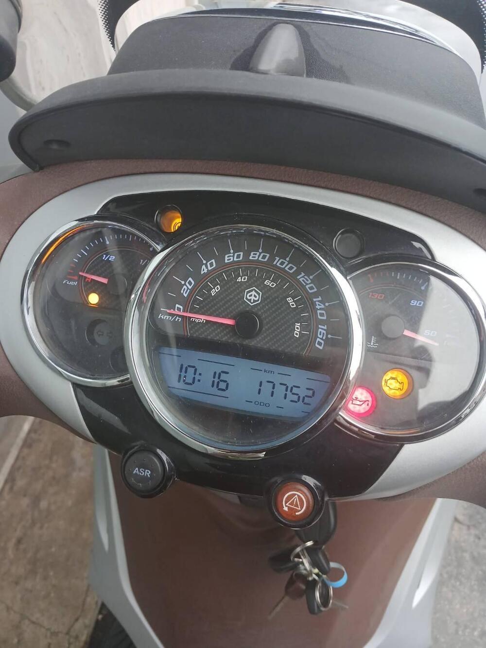 Piaggio Beverly 350 ABS (2016 - 20) (2)