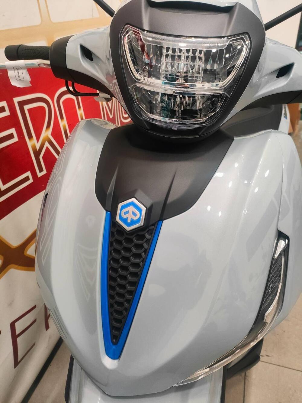 Piaggio Beverly 400 S (2025) (4)