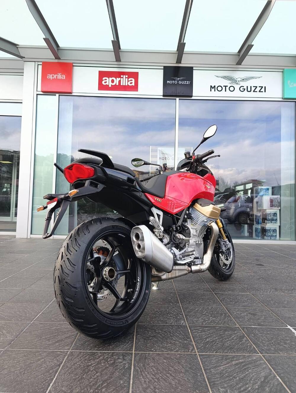 Moto Guzzi V100 Mandello S (2022 - 24) (3)