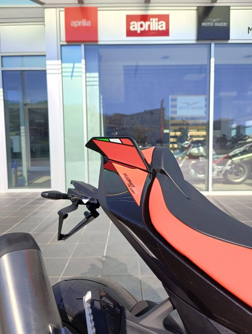 Aprilia Tuono V4 Factory (2025) (4)