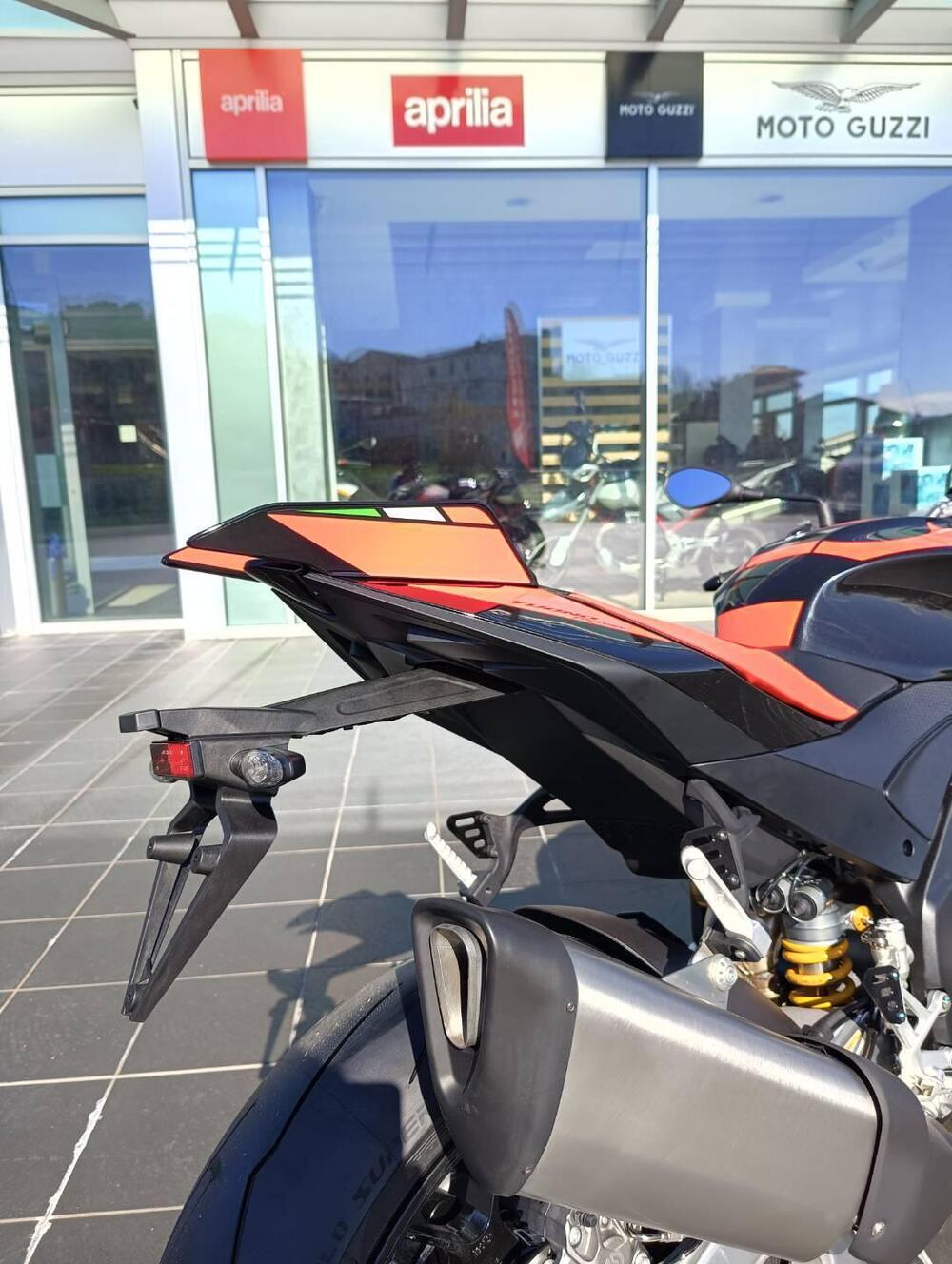 Aprilia Tuono V4 Factory (2025) (6)