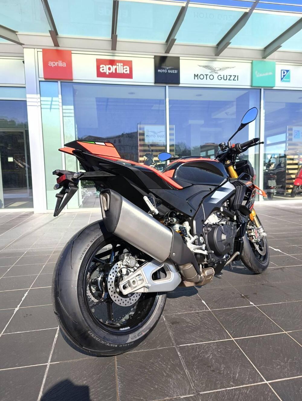 Aprilia Tuono V4 Factory (2025) (7)