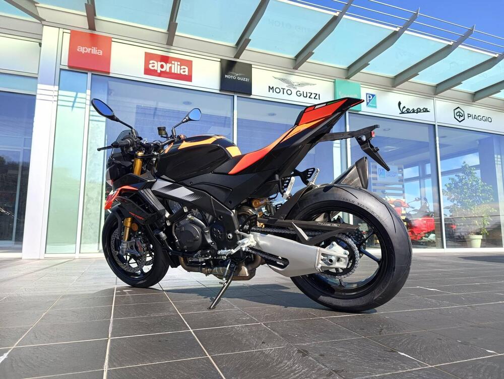 Aprilia Tuono V4 Factory (2025) (10)