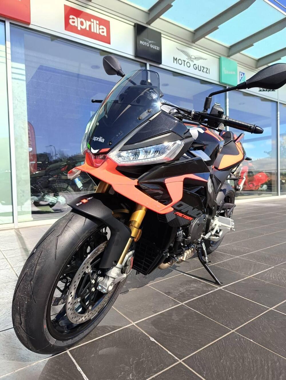 Aprilia Tuono V4 Factory (2025) (12)