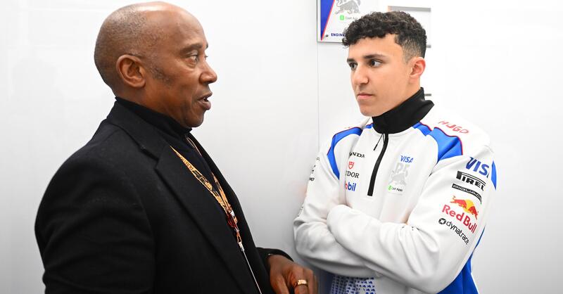 F1. Anthony Hamilton consola Hadjar dopo il ritiro al GP d&#039;Australia: &quot;Dovevo fare qualcosa per lui&quot;