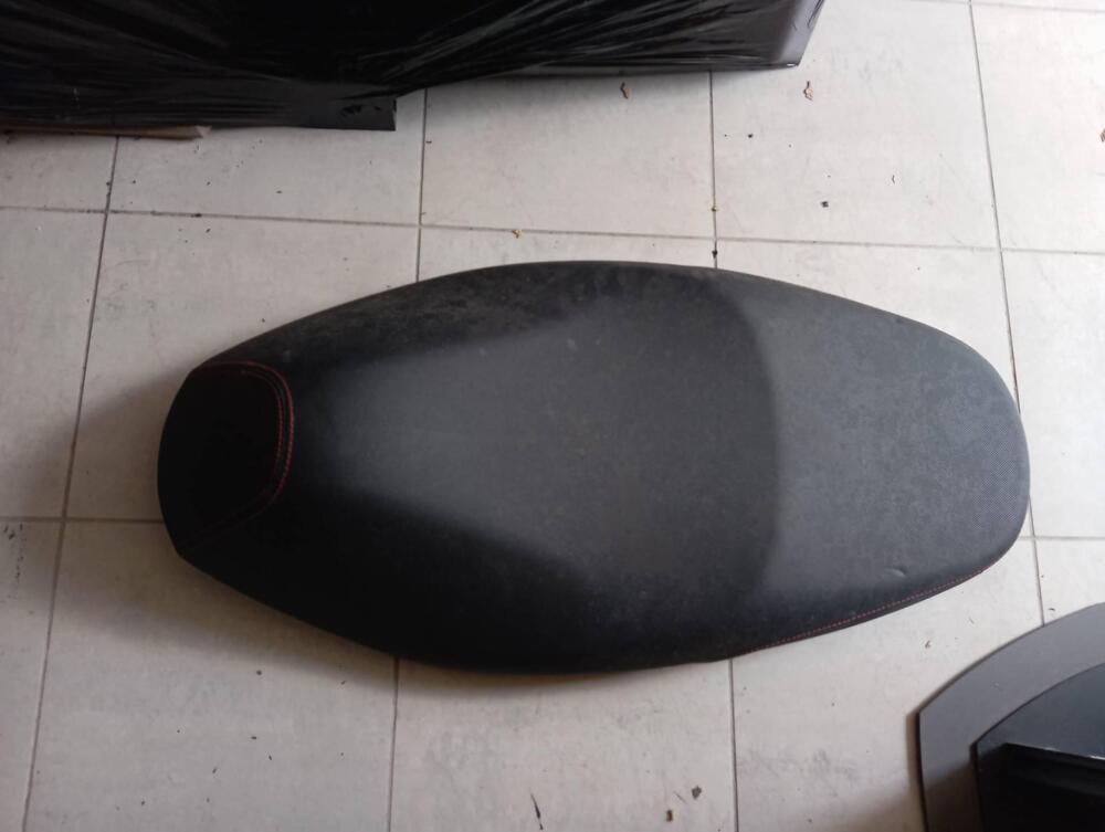 Sella Yamaha neo's 50