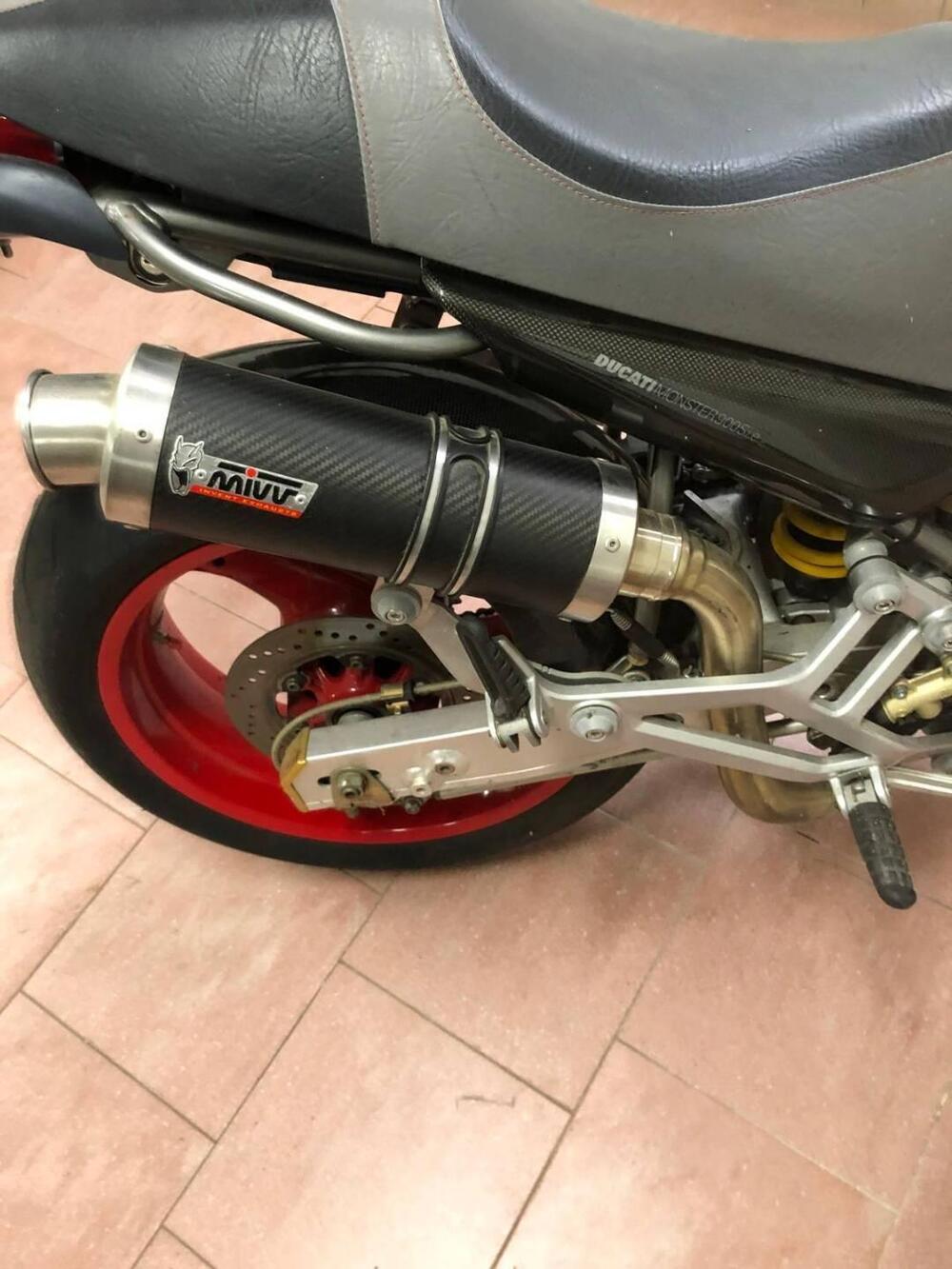 Ducati Monster 900 I.E. (1999 - 02) (4)