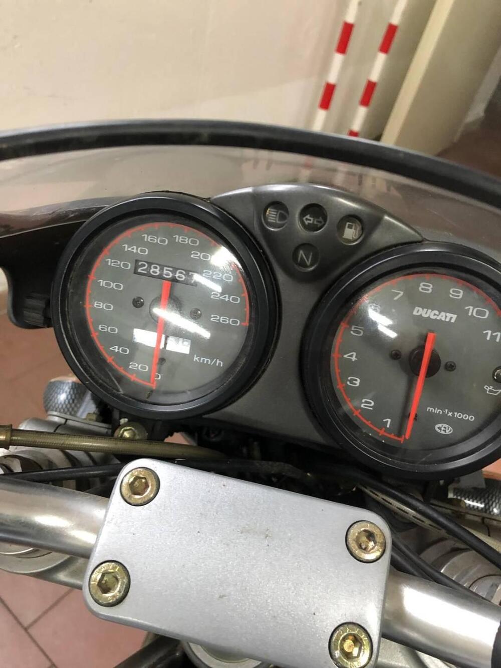 Ducati Monster 900 I.E. (1999 - 02) (2)